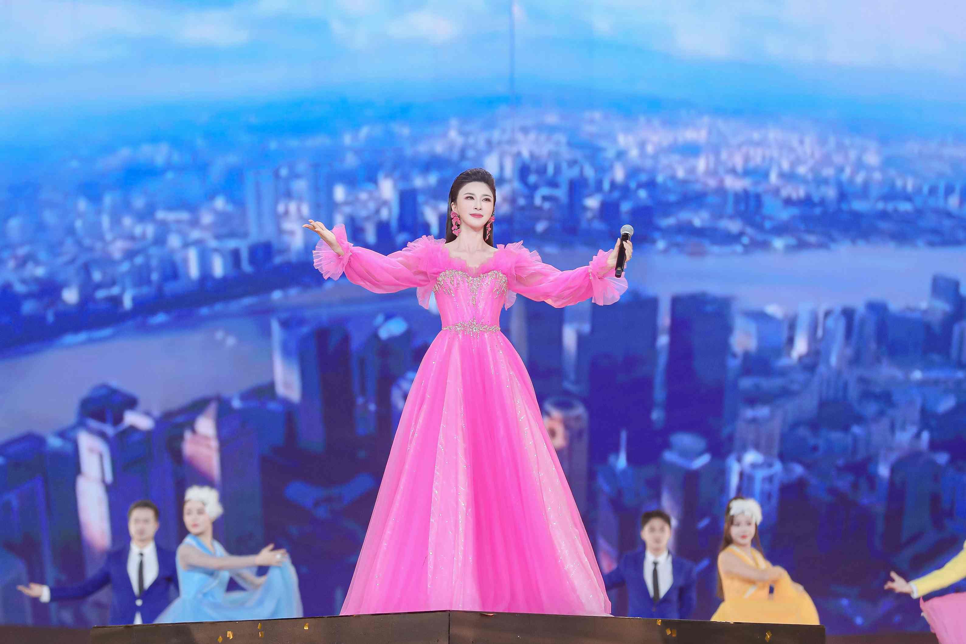 伊丽媛二度加盟央视春晚 (4).jpg